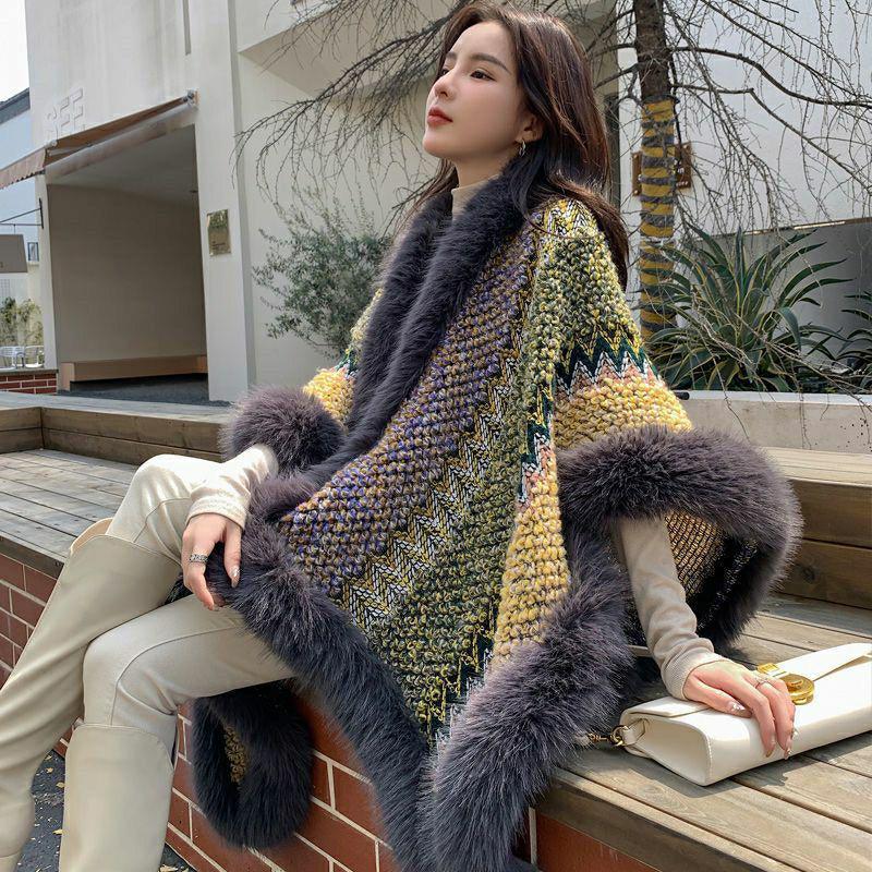 Rabbit Fur Shawl Women's Outerwear: New Autumn/Winter Fashion Cloak with Thickened Collar