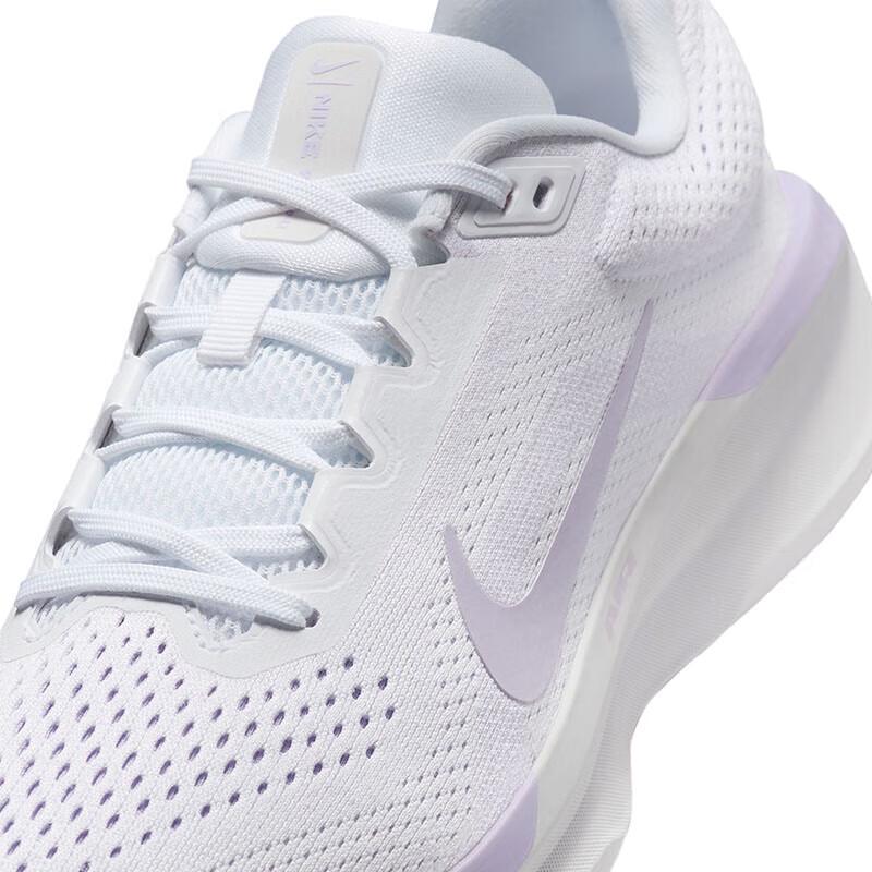 Nike Women's Winflo 11 Running Shoes