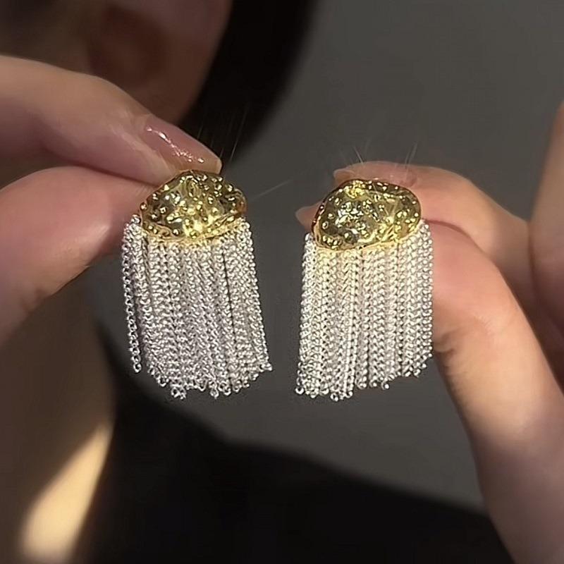 Tide Metal Fringed Earrings, High-end Temperament, Long Stud Earrings, Women's Exaggerated Earrings.