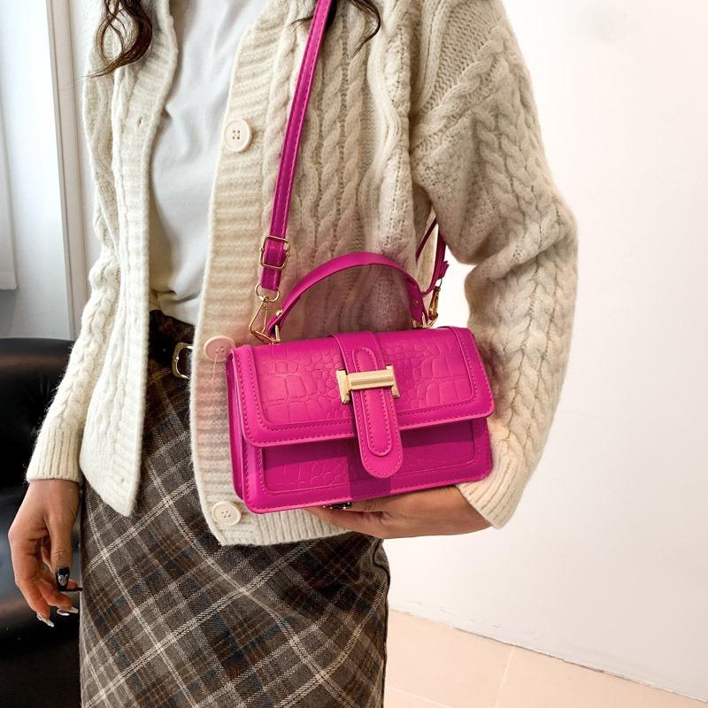 Shoulder bag women's new trendy high-end sense niche design fashion messenger women's bag fashion hand bag