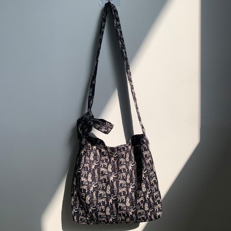 Schultertasche aus Kord-Canvas mit Leopardenmuster - Koreanischer Stil, Neues Sommer-College-Design