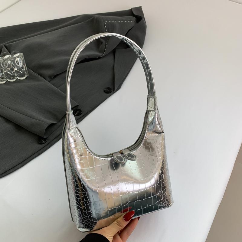 

French simple bag women s 2024 new fashionable and beautiful crescent bag niche casual personality temperament armpit bag срібний