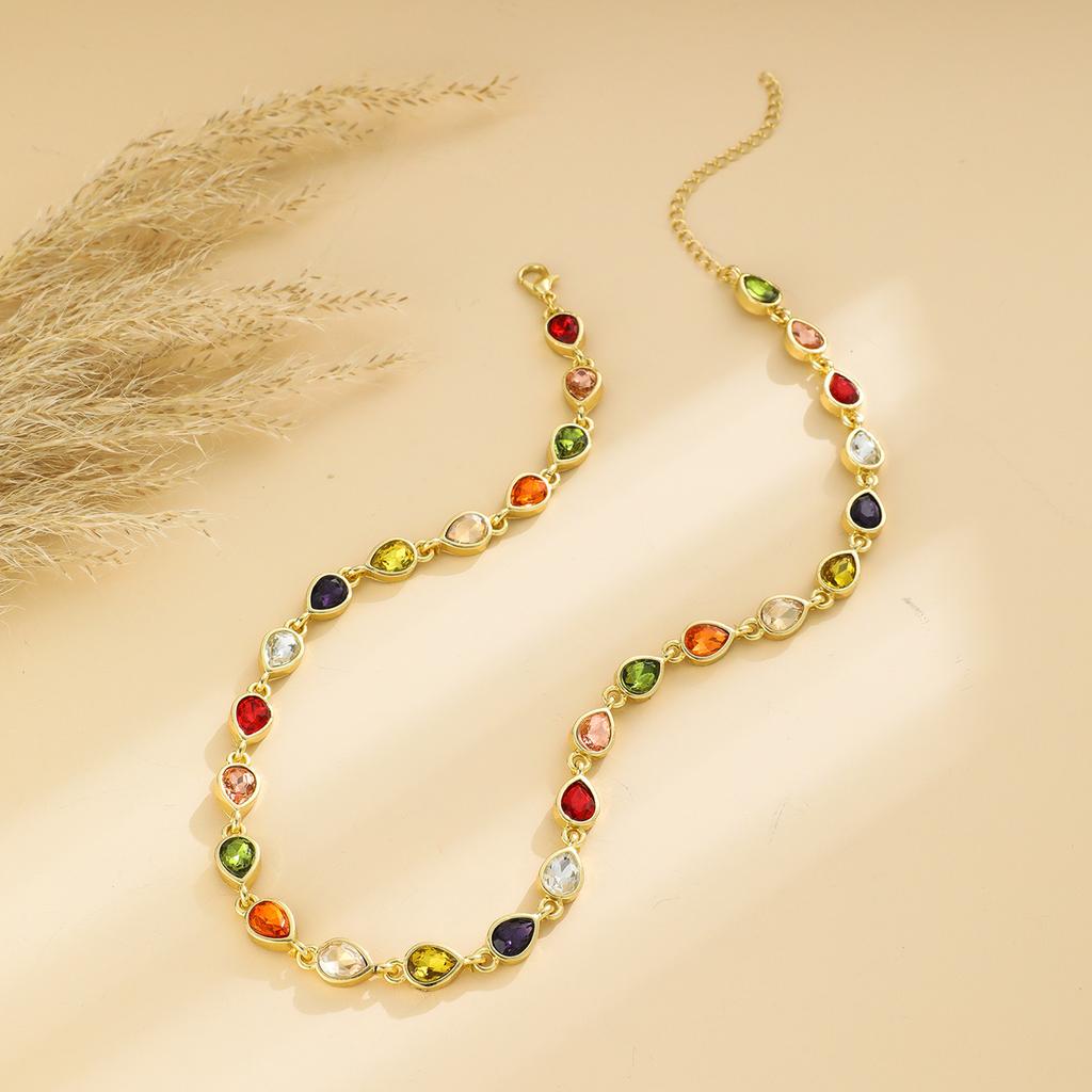 Color water drop necklace Fashion high-end light luxury temperament Clavicle chain Exquisite and elegant banquet accessories