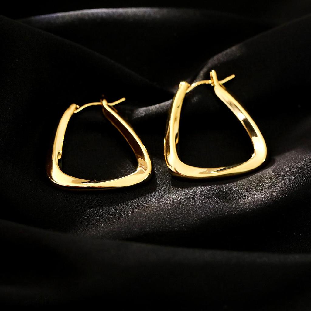 Korean Minimalist Geometric Twisted Square Earrings - Versatile Light Luxury Jewelry