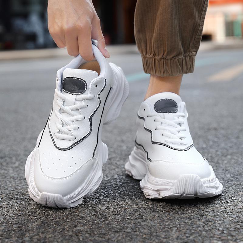 Men's Stylish White Casual Shoes: Invisible Height Boost with 8CM Thick Sole, Inner 6CM Increase, Versatile and Trendy Design.