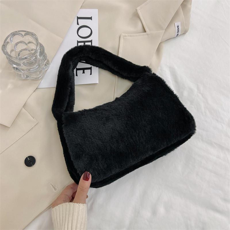 Stylish Winter Plush Handbag For Women 2023 Trendy Chic Square Shoulder Bag чёрный