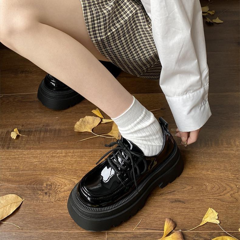 Černé kulaté hlavy britského stylu platforma malé kožené boty dámské podzim a zima 2025 nové francouzské retro zvyšující hlouboké jednoboty