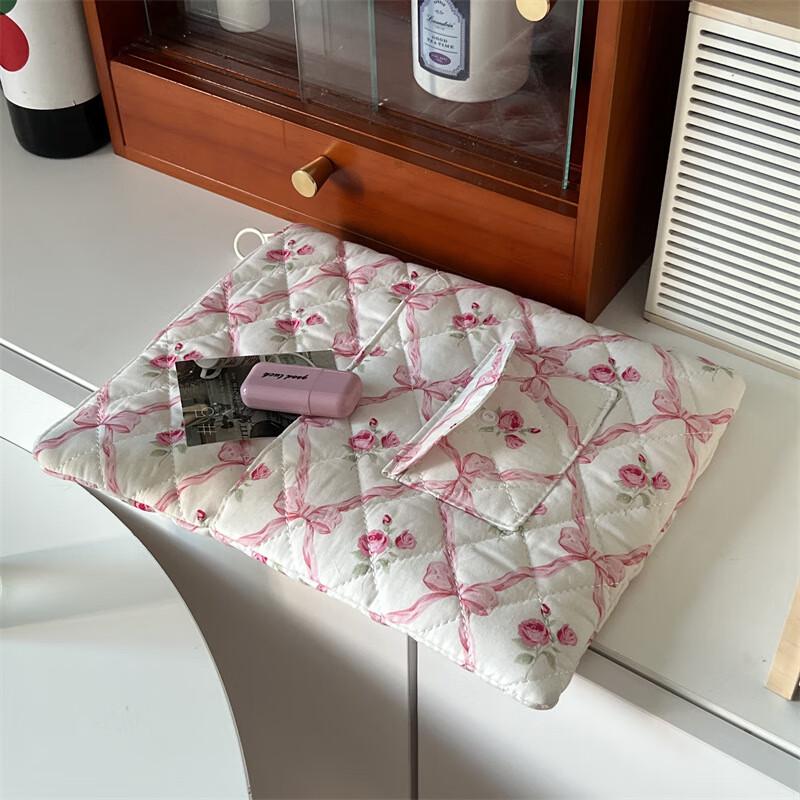 Li Shen Fresh Floral Laptop & Tablet Sleeve for Women