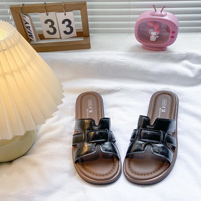 Retro one-word slippers women's summer wear 2025 new flat-bottomed seaside vacation sandals casual sandals