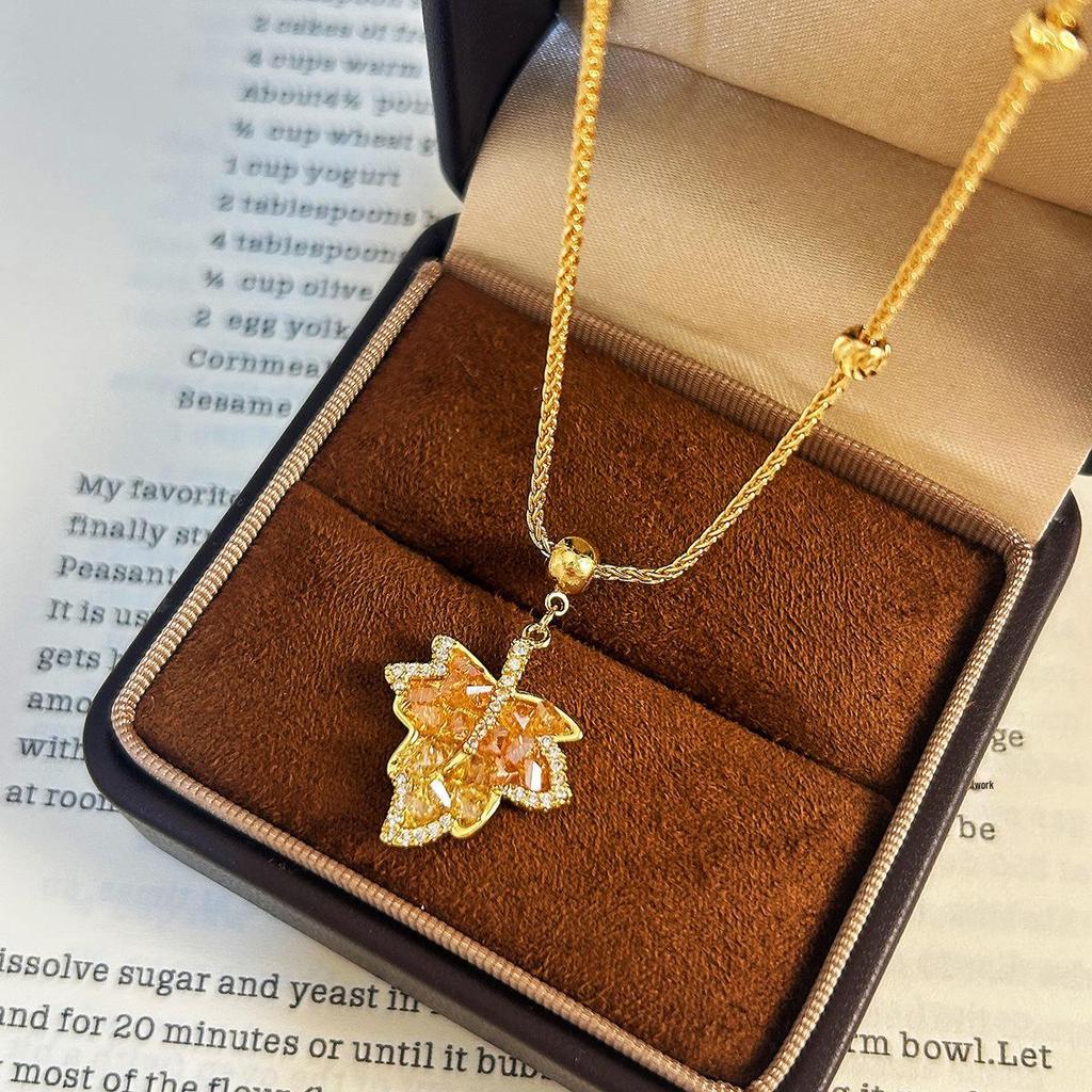 Autumn Maple Leaf Necklace: Simple, Unique Choker for Women - Versatile Clavicle Accessory