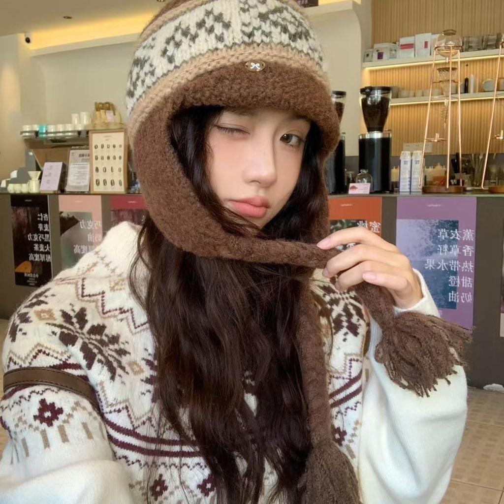 Korea purchasing Dongdaemun new ethnic style striped color matching wool hat warm ear protection show face little Lei Feng hat women