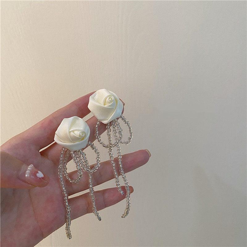 

Красные ретро серьги-бантики с флокированными цветами в гонконгском стиле - Элегантный удлиненный дизайн для женщин, Идеально подходят для осенне-зимнего сезона