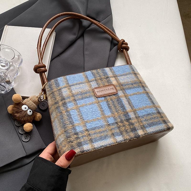 Popular Woolen Wool Bag for Women New Trendy Fashion Tote Bag for Women High End Niche Bucket Bag