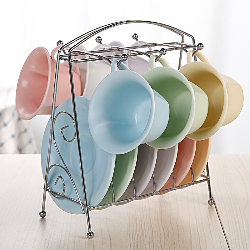 Nuovo set di tazze da caffè europee, tazza da caffè creativa, set di tazza e piattino da caffè a forma di cuore in ceramica, tazza da caffè inglese.