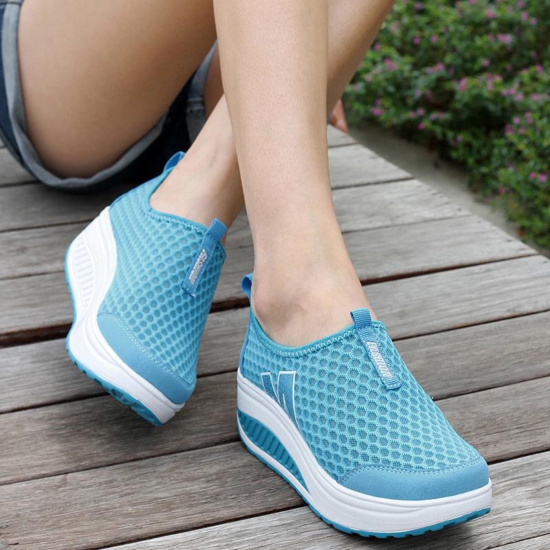 Summer Mesh Breathable Foot Shaking Shoes Hollow Casual Sports Shoes Heightening Sponge Cake Shoes Women's Running Shoes