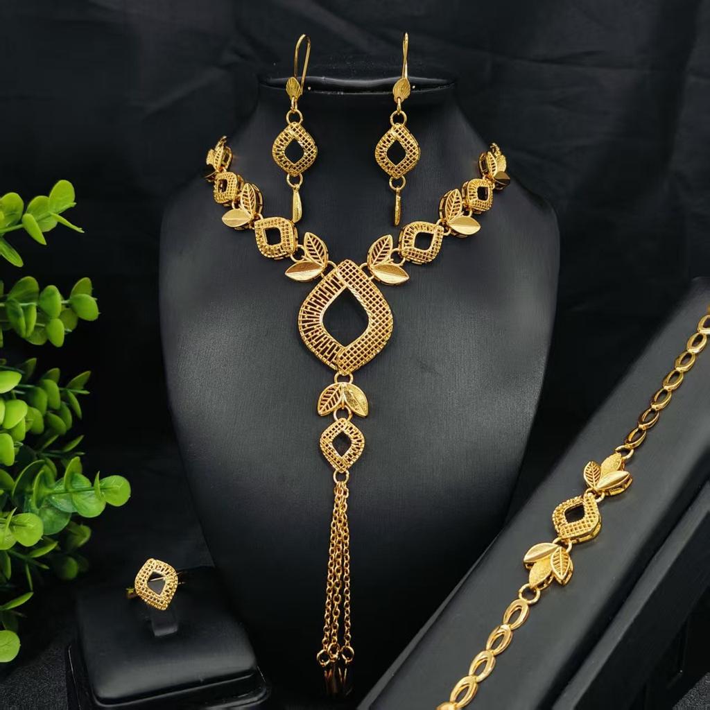 Dubai India Bride Vintage 24K Gold Plated Four Piece Jewelry Set for Women Necklace Bracelet Earring Ring Wedding Party Gift