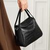 A Fashionable Genuine Leather  Bag, A Niche Crossbody Bag for Autumn and Winter, A High-end Handbag for Women