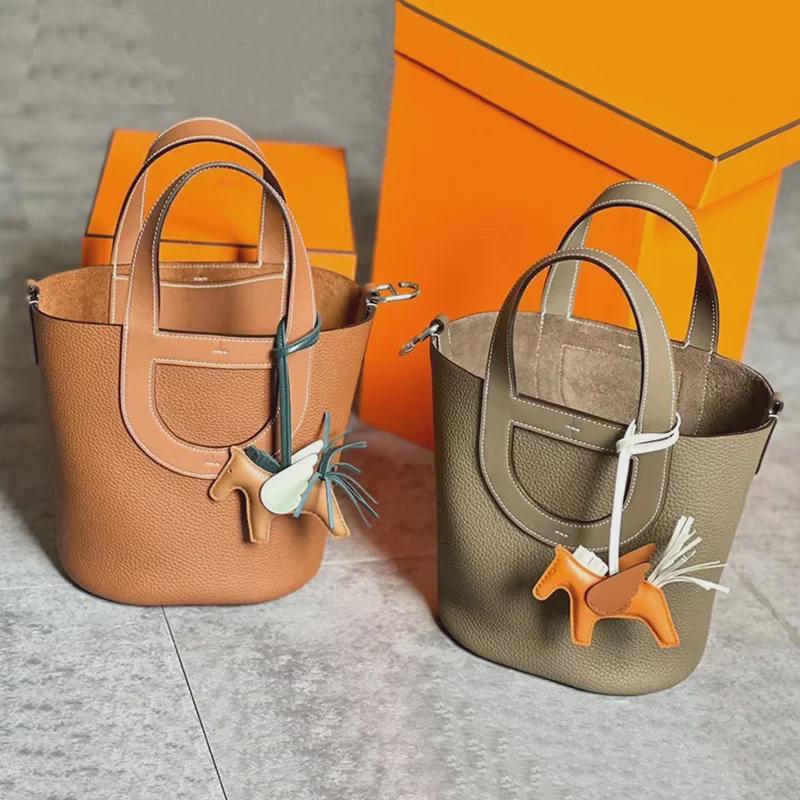 2023 Women's Large Capacity Pig Nose Bucket Bag, First Layer Cowhide, Commuter Style