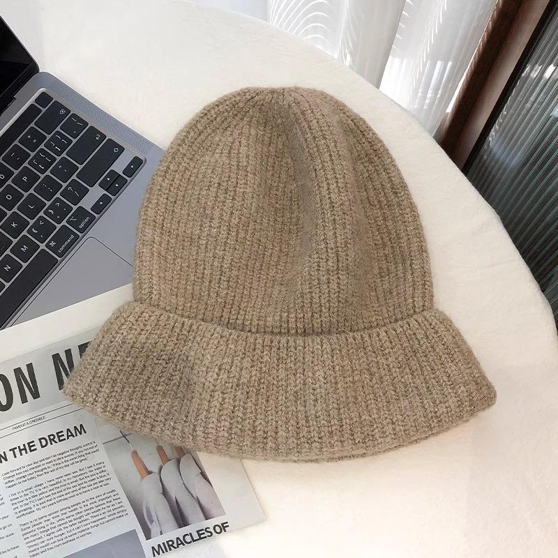 Women's Cozy Korean-Style Knit Beanie with Ear Protection – Oversized, Slouchy & Age-Reducing Design