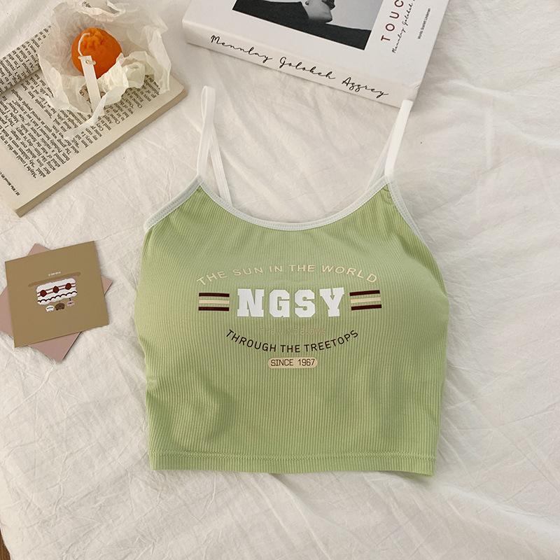 

Майка в корейском стиле с буквенным принтом и встроенным бюстгальтером, облегающий крой, универсальный дизайн one size светло-зеленый