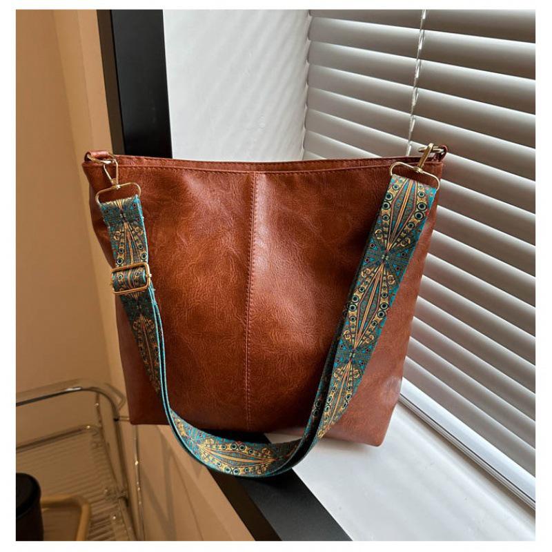 European & American Fashion Large Capacity Solid Color PU Bucket Shoulder & Crossbody Bag for Women
