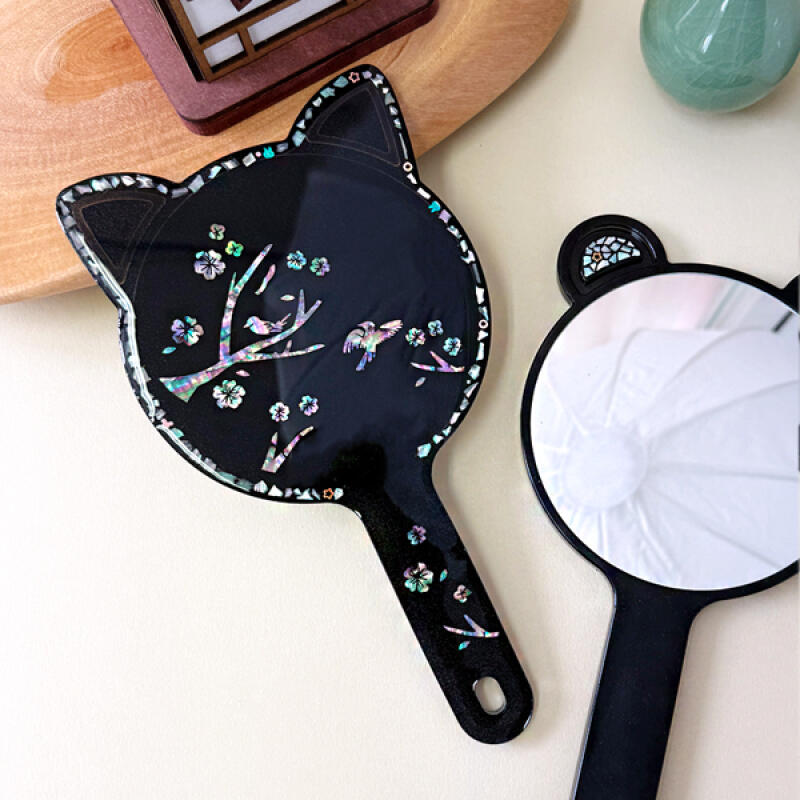 Making a Light-Filled Resin Mother-of-Pearl Hand Mirror - 1 Person