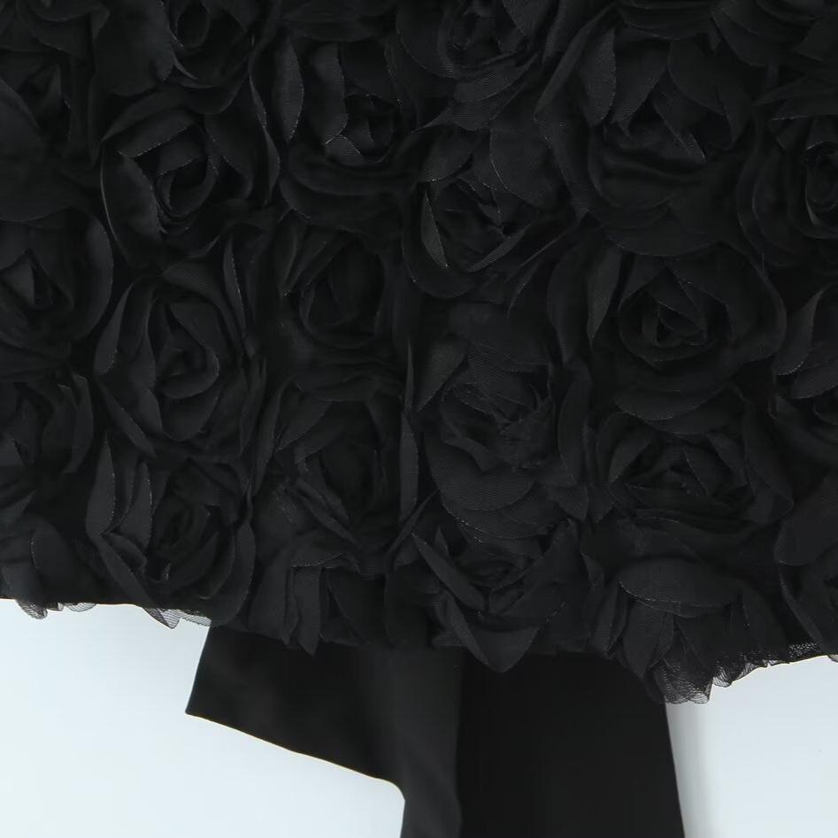 Spring 2025 Women's European & American Style 3D Floral Slim Backless Halter Top