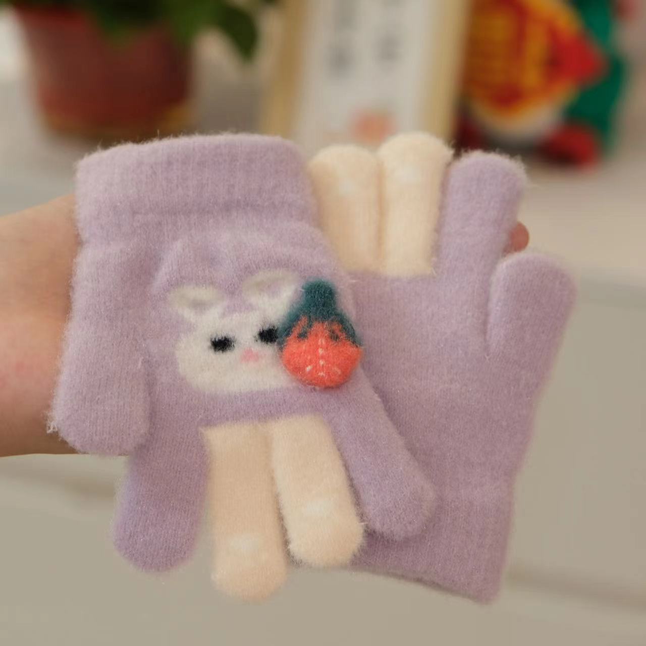 

Children s gloves autumn and winter men s and women s plush thickened warm finger children s color cartoon rabbit outdoor play 2-8 years old світло-фіолетового кольору