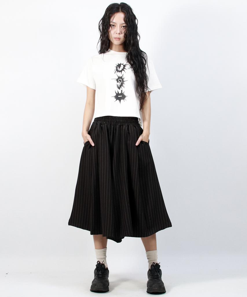 Deumakeu Real Wide Two Tuck Stripe Bumuda Pants - Black