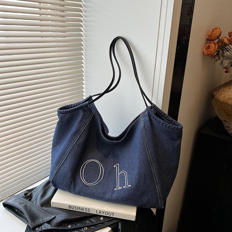 Lightweight and large-capacity denim tote bag women's new high-end single shoulder commuter underarm bag shopping bag