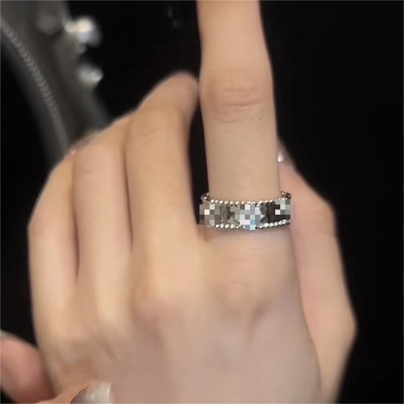 Корейское геометрическое кольцо с цветком из циркона: Элегантные высококлассные модные кольца на указательный палец