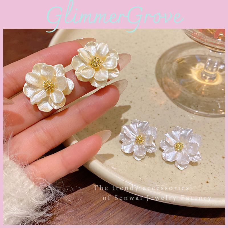 Elegant Geometric Camellia Ear Studs With Alloy Material For Female Summer Wear