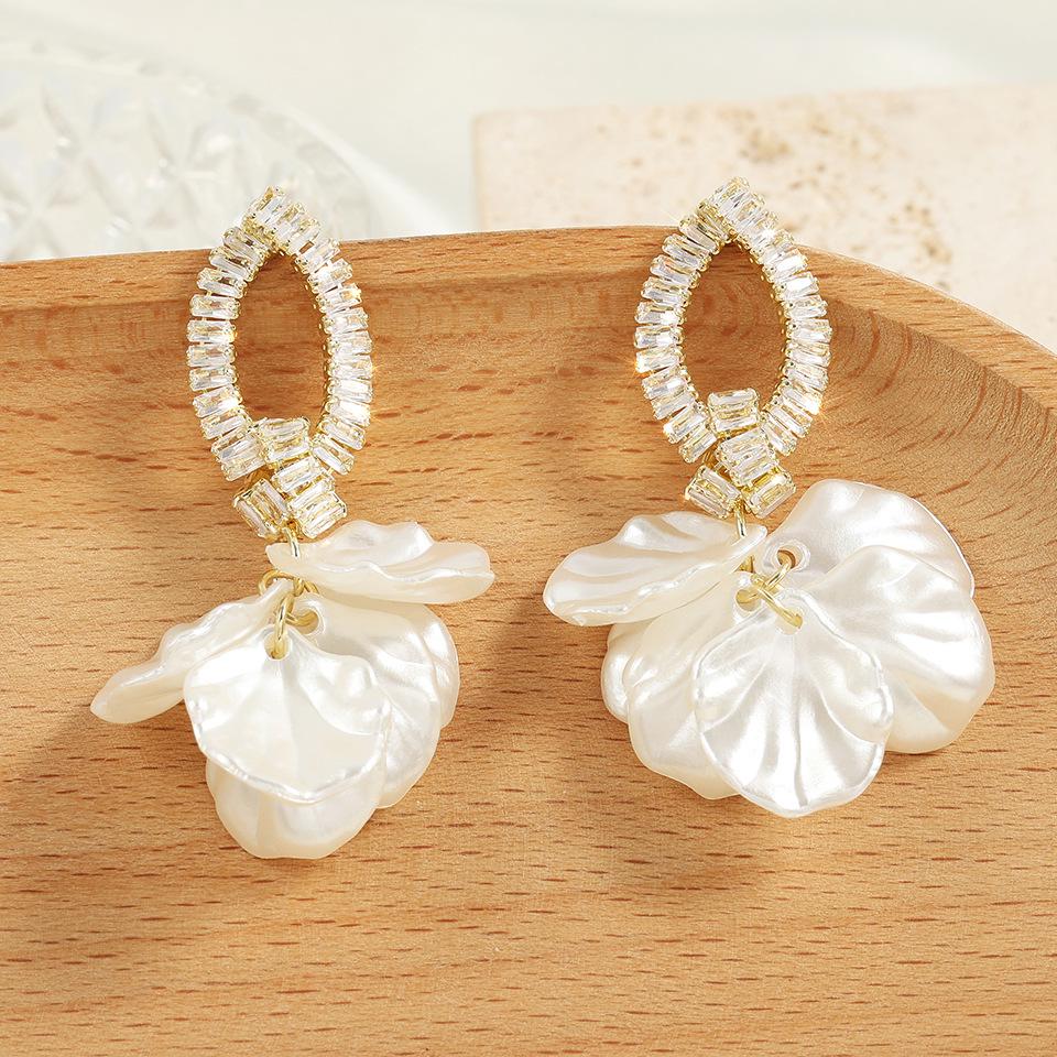 FEEHOW Tassel Seashell Flower Earrings: Women's Niche High-End Jewelry Design