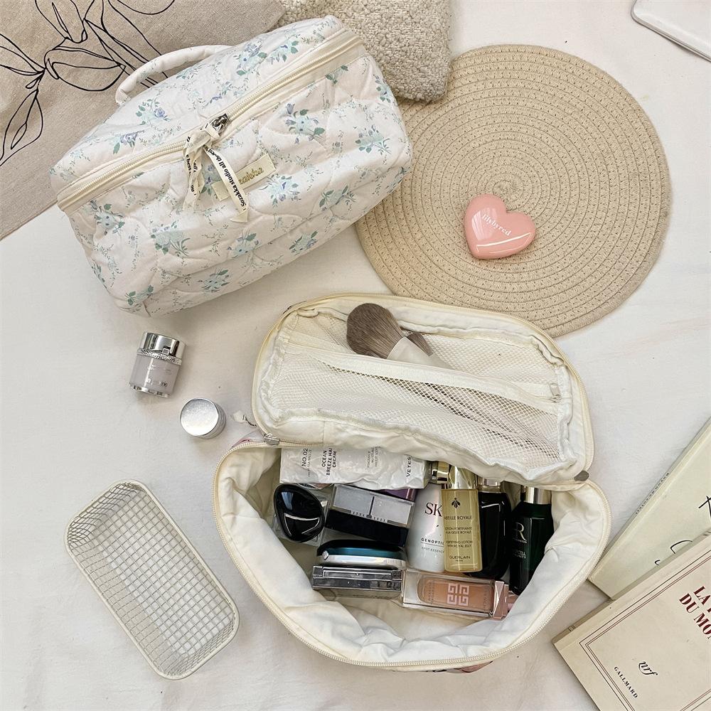 New Portable Travel Bag, Large-capacity Toilet Bag, Women's Lipstick Storage, Skin Care Product Storage Bag, Cosmetic Bag.