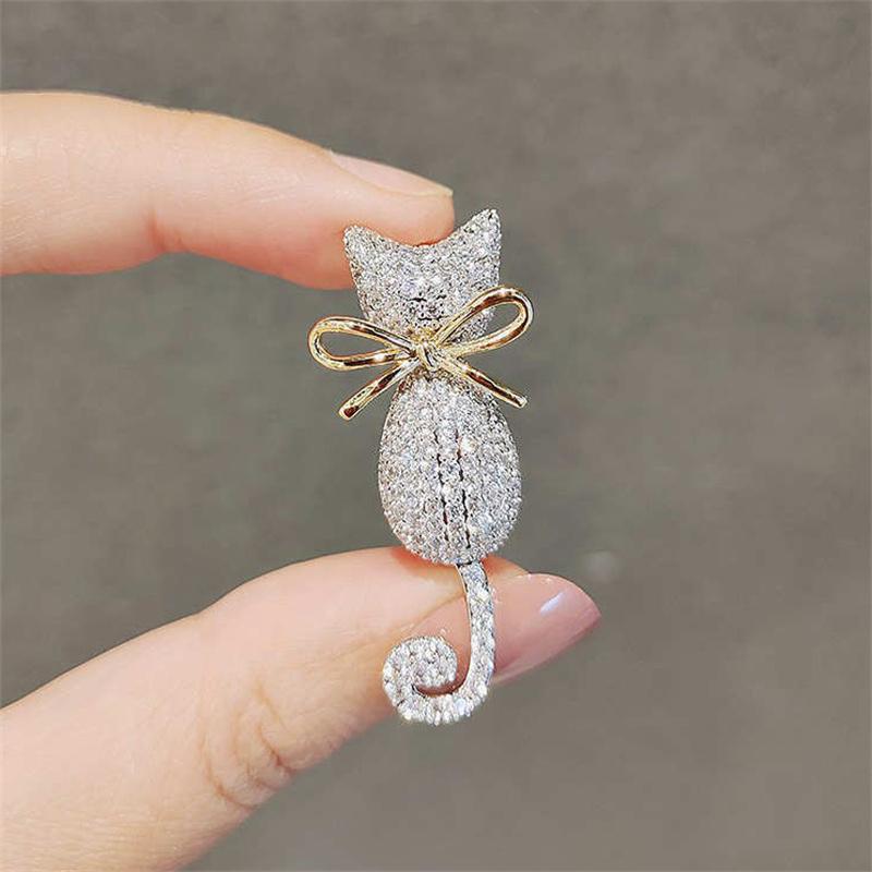 Fashion Rhinestone Cat Brooches Pin For Women Clothing Coat Jewelry Party Accessries Gifts