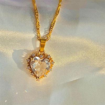 Stylish, Versatile, Heart-shaped, Unique Clavicle Chain Accessory For Women.