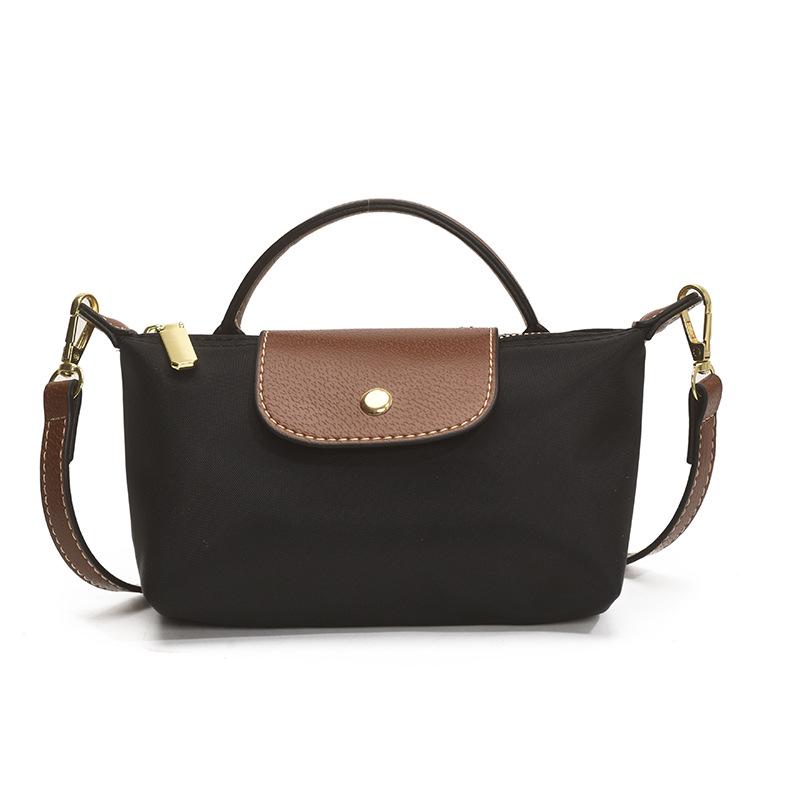 The BAY 2025 Women's Versatile Nylon Crossbody Bag - Casual, Single-Shoulder Dumpling Design zwart