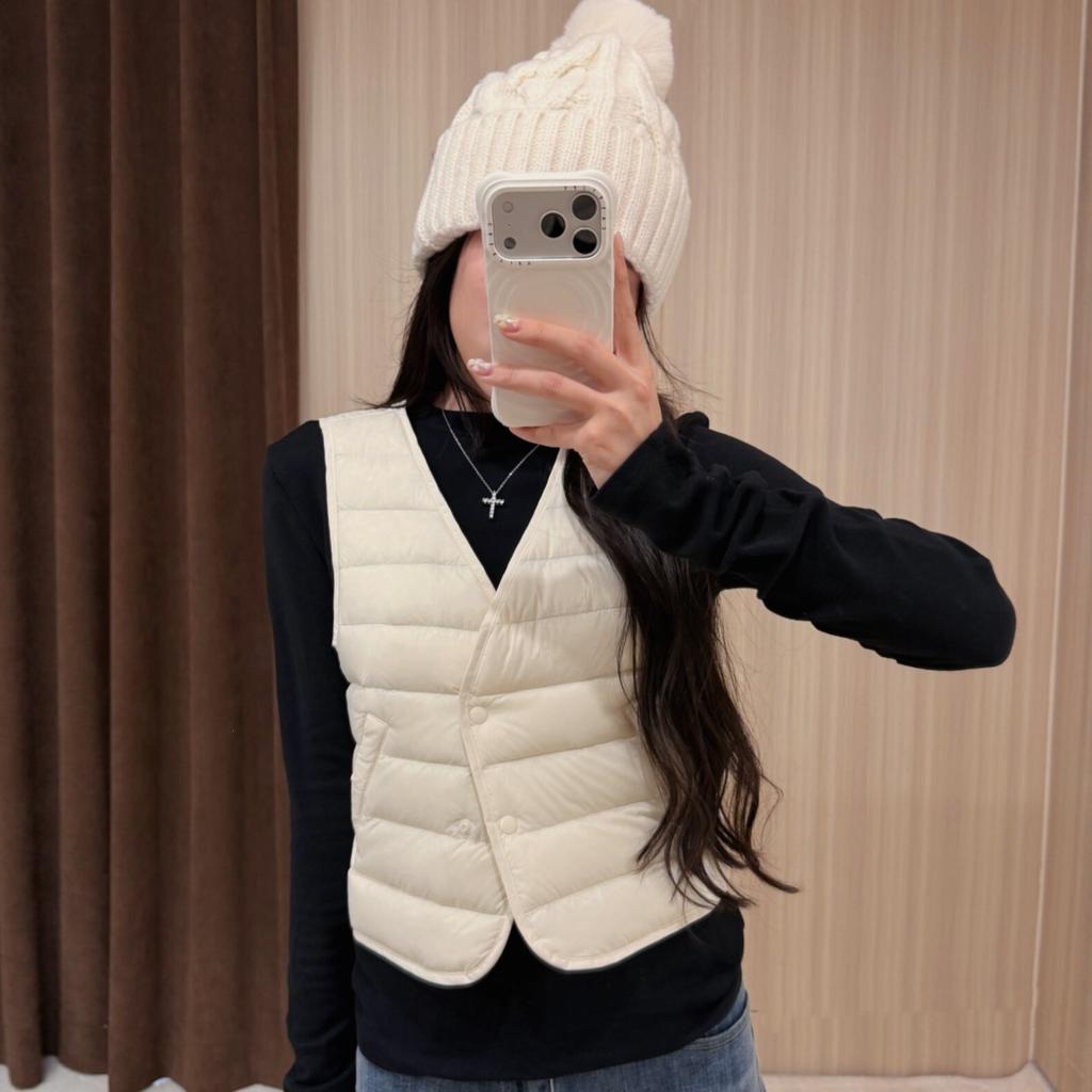 White goose down~ Popular slim-fitting and thin short down vest women's V-neck light and thin stacked down vest liner
