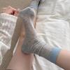 Calzini da donna a rete tinta unita a tubo medio estivi leggeri traspiranti alla moda con bordo ondulato stile balletto calzini casual
