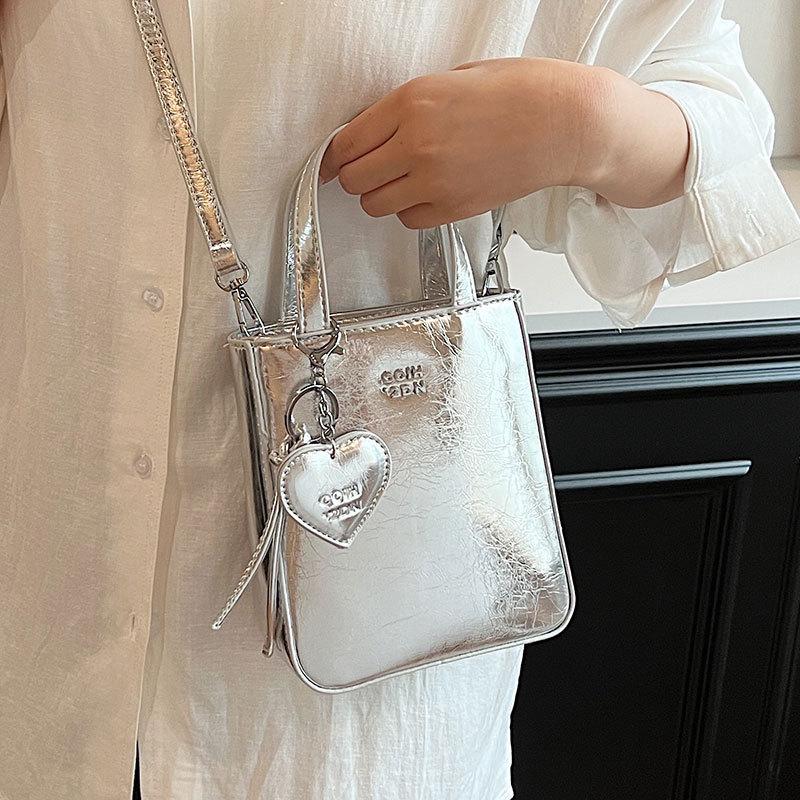 This year's popular wholesale fashion high sense portable small square bag versatile personality retro wind oil wax leather messenger women's bag