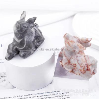 Ornement Cerf en Pierre Coquillage Rouge Sculpté à la Main - Décoration de Noël en Cristal Naturel Poli
