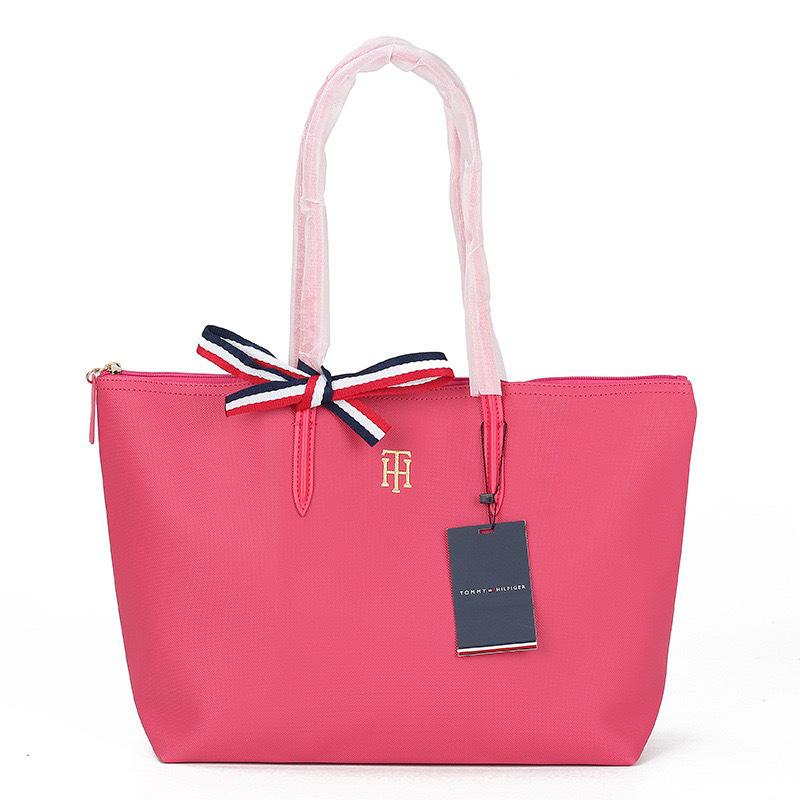 Women's Large-Capacity Lightweight Commuter Bag - Chic and Functional for Outdoor Use