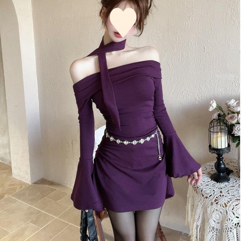 Automne nouveau design astucieux chic sens du design polyvalent épaule à un mot manche corne ruban robe femmes