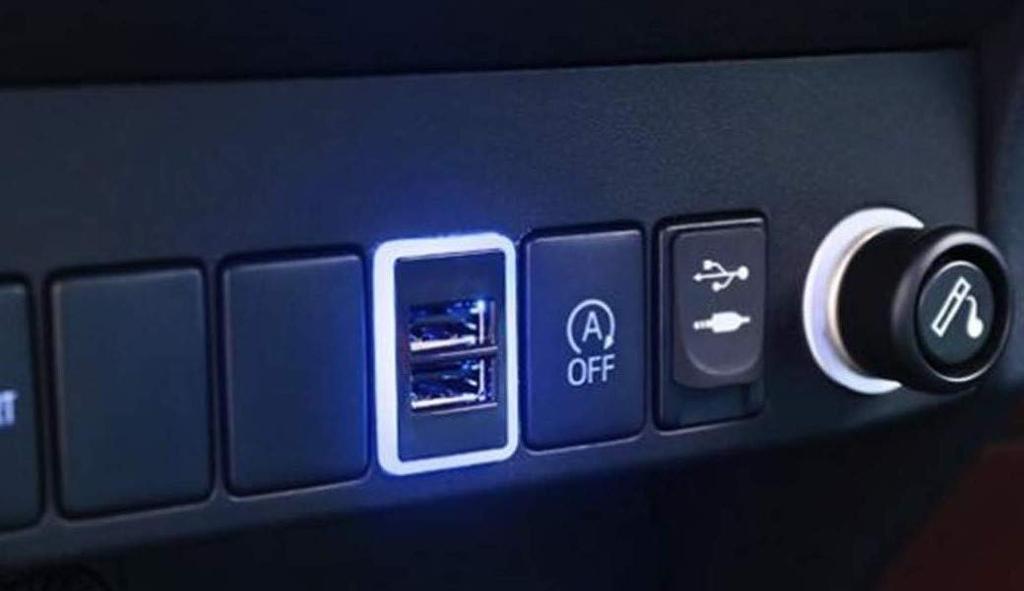 QC3.0 Toyota A Type USB Power Supply Switch Hole Panel, Equipped with 2 Ports,