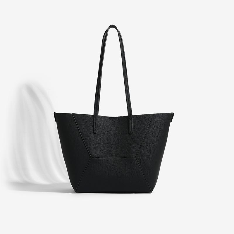 

2025 New Fashionable Versatile Women s Handbag, Niche High-End Single-Shoulder Underarm Bag, Large Capacity Mother-and-Child Tote Bag 26*15*28CM чёрный