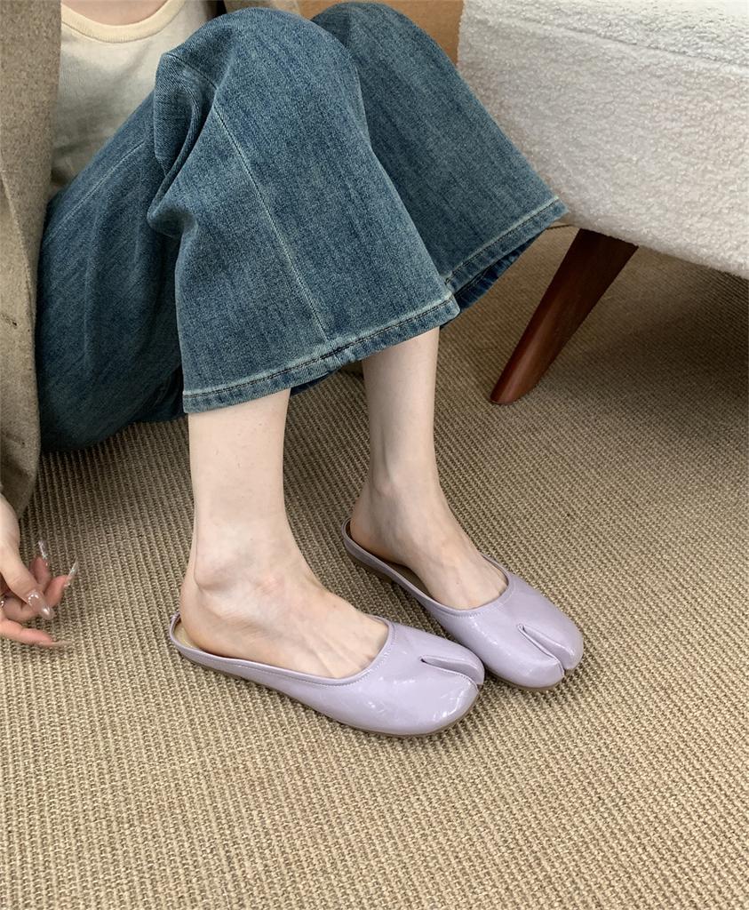 Retro Niche Silver Pig's Trotter Shoes Split Toe Half Slippers Women 2025 New Soft Sole Light Mouth Flat Bottom Internet Celebrity One Pedal