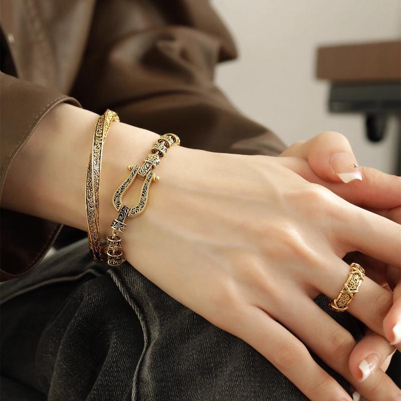 Möbius Pattern Distressed Retro Bracelet - Women's Versatile High-End Hand Jewelry