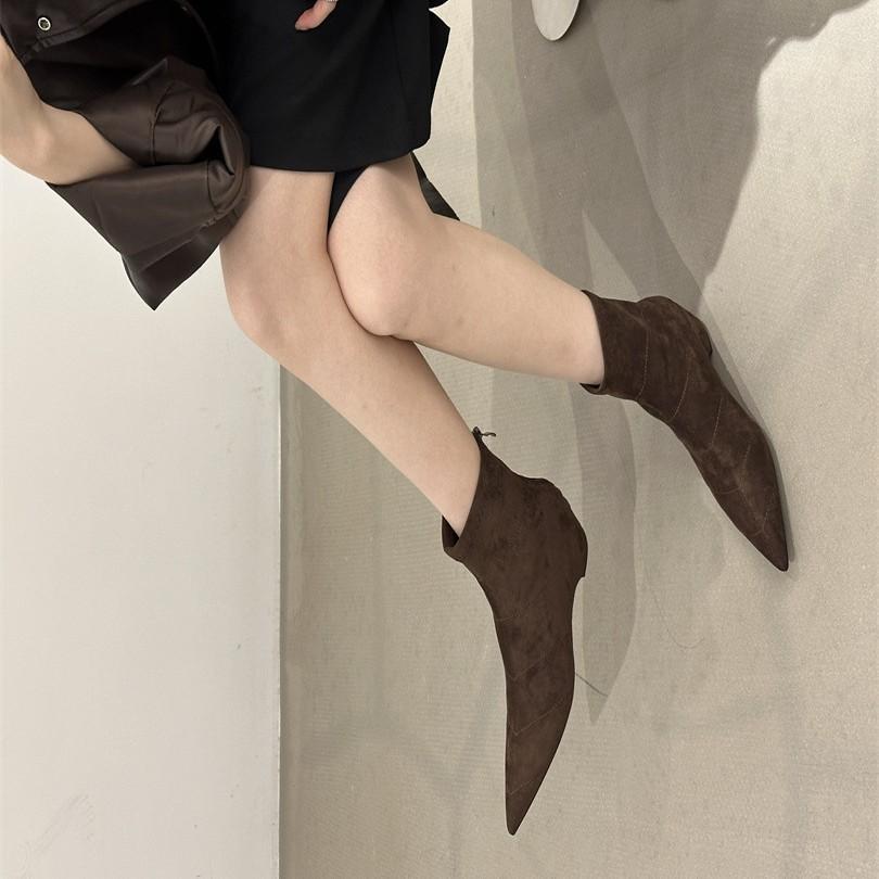 2025 nové podzimní a zimní špičaté boty s plochou podrážkou dámské semišové tenké boty všestranné elastické boty všestranné dámské kotníkové boty