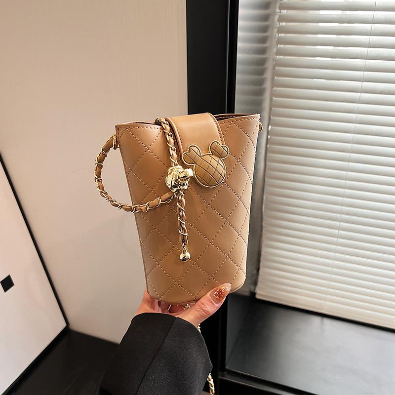 

Bag Korean high-end versatile bucket bag autumn and winter 2024 new niche design retro shoulder messenger bag women хакі