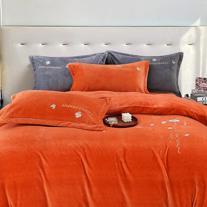 

Thickened Milk Fleece Bed Sheet Quilt Cover Anti-Static Crystal Fleece Warm Super Soft Skin-Friendly Bed Four-Piece Set 200 * 230 4pc
